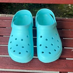 electric blue crocs